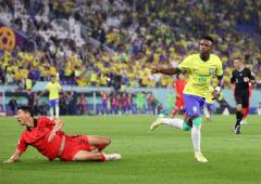 FIFA WC PIX: Brazil crush Korea to reach quarters