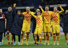PIX: Barcelona humiliate Real Madrid; PSG lose