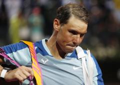 Nadal knocked out; Swiatek wins 25th straight match