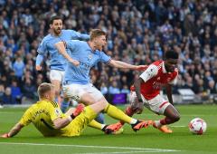 De Bruyne the boss as City hand Arsenal a drubbing
