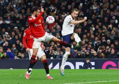 EPL PIX: Spurs rally to draw with United