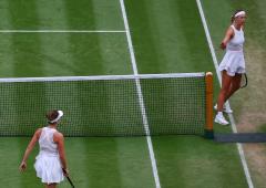Why spectators booed Azarenka off court 