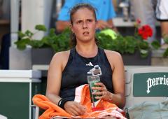 Was French crowd wrong in booing Russian Kasatkina?