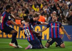 Soccer PIX! Real lose as Barca close in on title
