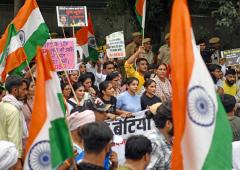 Thousands join wrestlers in march to India Gate