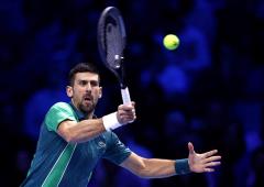 ATP Finals: Djokovic dominates to secure semis spot 