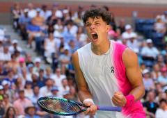 Heat, drama...but Ben Shelton seals quarters berth 