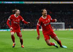 PIX: Liverpool scrape past Chelsea to lift League Cup