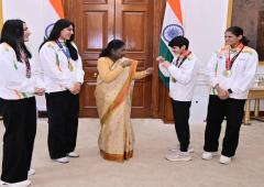 PIX: Prez Murmu hosts medal-winning women boxers
