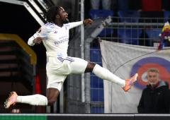 Europa League: Villa edge Basel; Roma rout Celtic