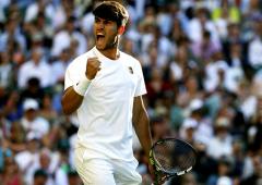 Wimbledon PIX: Alcaraz cruises; Sabalenka survives