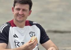 ManU's Maguire Munches On Vada Pav!