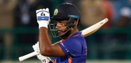 Pick him or don't select him: Gavaskar on Samson