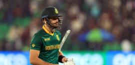 Under par Markram has head coach's back