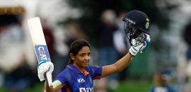 T20 rankings: Harmanpreet closes in on top 10, Deepti dethroned