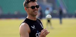 43-YO Anderson Signs New Lancashire Contract!