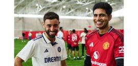 PIX: When Gill's India met Manchester United players