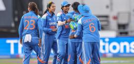 Kaur, Kranti shine as India seal ODI series vs England