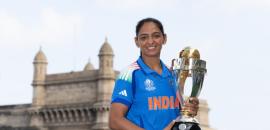 Harman Recreates Dhoni's Iconic Image