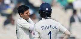 Gill retires hurt after facing just three deliveries