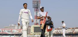 Gill to stay back in Kolkata, doubtful for 2nd Test