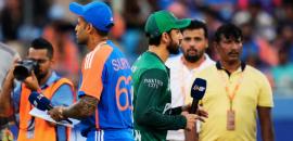SKY Snubs Handshake with Pakistan Capt at Toss