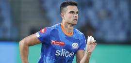 Arjun Tendulkar dismisses Samit Dravid!