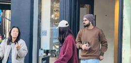 Kohli-Anushka Take A Stroll In London