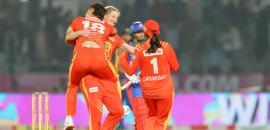 WPL: Sophie Devine's late strikes help Gujarat Giants edge Delhi Capitals in a thriller!