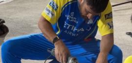 CSK Share Dhoni's Bat-Repair Video, Fans Go Crazy
