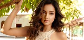 Gosh! Shanvi's Simply Stunning
