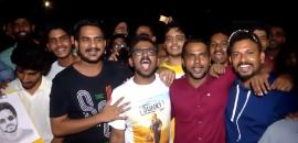 Fans Wish SRK On His Birthday