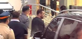 Salman Visits Hospital To Meet Arbaaz's Baby