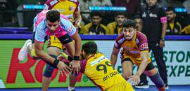 PKL: Titans hold off Panthers to open account