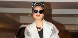 Rekha Steals The Show At Shabana's 75th Party