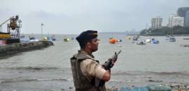 Man flees with rifle from naval sentry in Mumbai