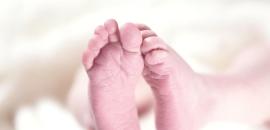Placed on shoe rack, 4-yr-old girl falls from 12th floor