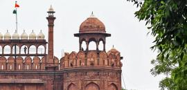 Dummy bomb goes undetected at Red Fort, 7 cops suspended