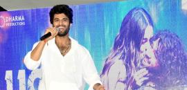 Vijay Deverakonda appears before ED in online betting case