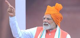 I-Day speech: Modi breaks Indira's record, next is Nehru