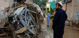 327 killed as flash floods lash northwest Pakistan in 48 hrs