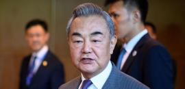 Chinese FM meets Pak Army chief after India visit