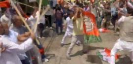 BJP-Cong workers clash in Patna over remarks against Modi's mother