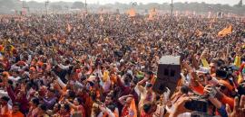 Non-veg food vendors assaulted at Gita recital in Kolkata, Mamata fumes