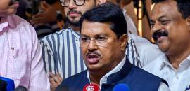 'Why no protest': Cong seeks Maha CLP leader's explanation
