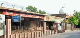 Elderly Mumbai man tied, left in car by family outside Taj Mahal