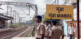 Commuter's backpack caused Mumbra accident: Railway