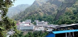 Landslide near Vaishno Devi shrine injures six, pilgrimage halted