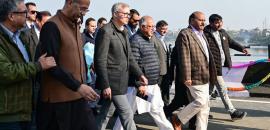 Omar resumes 'Darbar Move' after 4 yrs, leaves office on foot