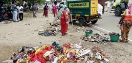 Ahead of polls TN offers free meals for sanitation workers